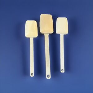 Lot Of 3 The Pampered Chef Mix and Scrape White Silicone Scrapers / Spatula